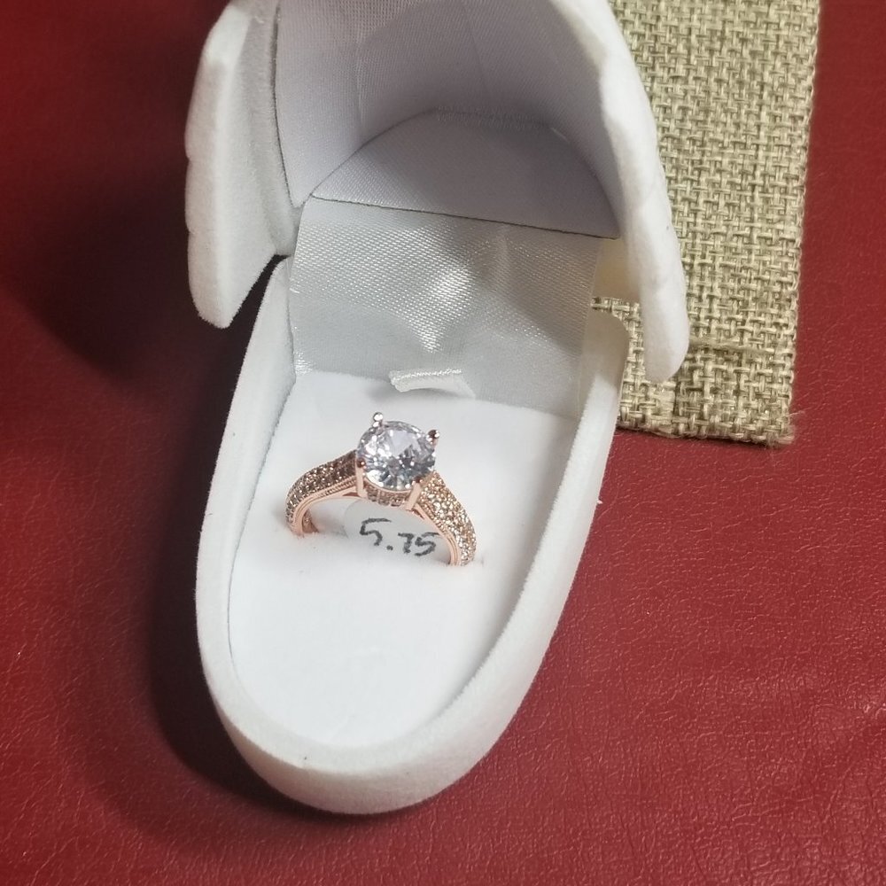 Black Swan Ring Box - Picture 5 of 9